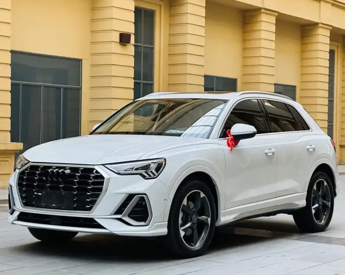 AUDI Q3 2023 Model 35 TFSI Fashion Dynamic Model 1.5T – фото 1