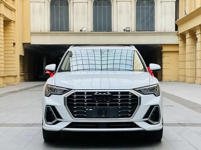 AUDI Q3 2023 Model 35 TFSI Fashion Dynamic Model 1.5T – фото 2