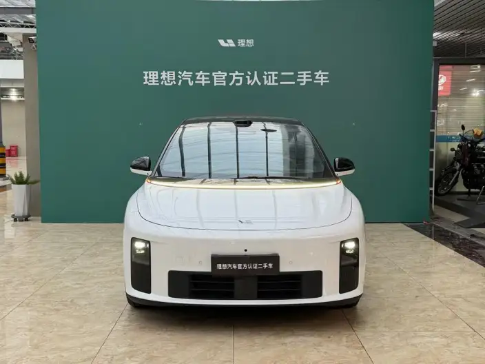 Li Auto i6 2025 Model 4WD Standard Edition – фото 2
