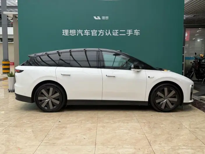 Li Auto i6 2025 Model 4WD Standard Edition – фото 5