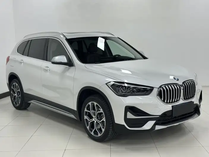 BMW X1 2022 Model sDrive20Li Fashion Model – фото 3
