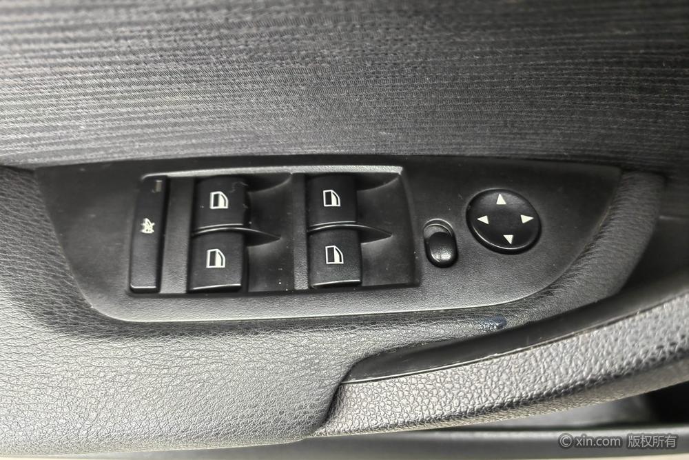 BMW X1 2014 sDrive18i Fashion – фото 22