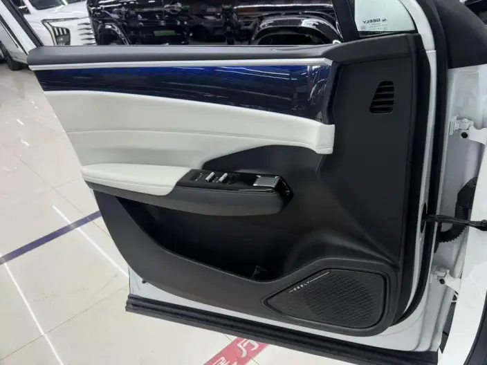Geely Galaxy L7 2023 Model 1.5T DHT 115km MAX – фото 8