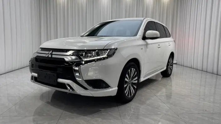 Mitsubishi Outlander 2021 Model 2.0L 2WD Smooth Ride Edition 5 seat