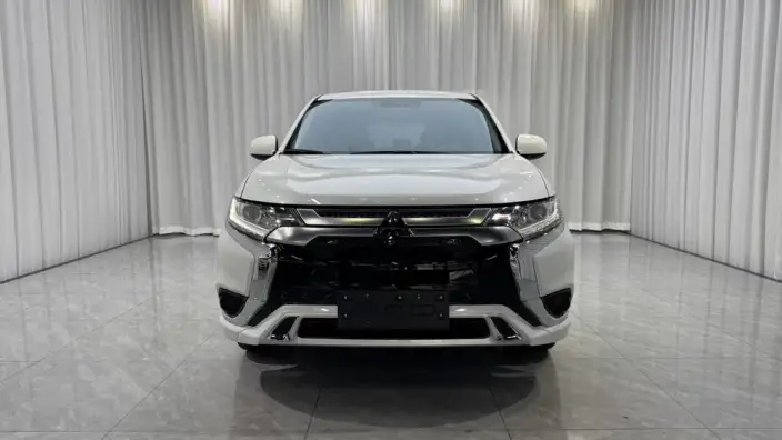 Mitsubishi Outlander 2021 Model 2.0L 2WD Smooth Ride Edition 5 seat