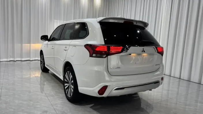 Mitsubishi Outlander 2021 Model 2.0L 2WD Smooth Ride Edition 5 seat