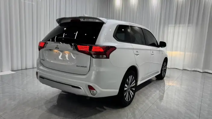 Mitsubishi Outlander 2021 Model 2.0L 2WD Smooth Ride Edition 5 seat – фото 6