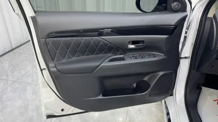 Mitsubishi Outlander 2021 Model 2.0L 2WD Smooth Ride Edition 5 seat – фото 8