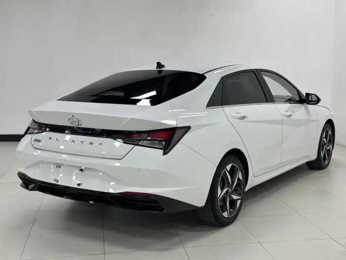Hyundai Ioniq 2022 Model 1.5L CVT GLX Elite Edition – фото 6