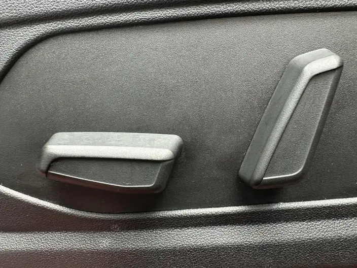 Hyundai Ioniq 2022 Model 1.5L CVT 20th SE 20th Anniversary Memorial Edition – фото 9