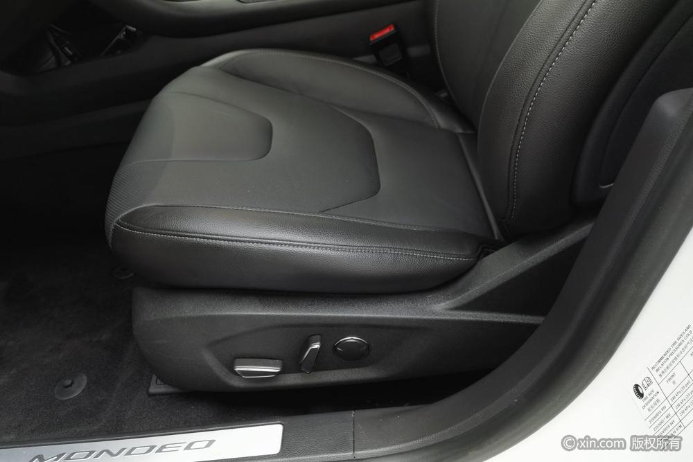 Ford Mondeo 2013 2.0L GTDi240 Luxury Sport – фото 19