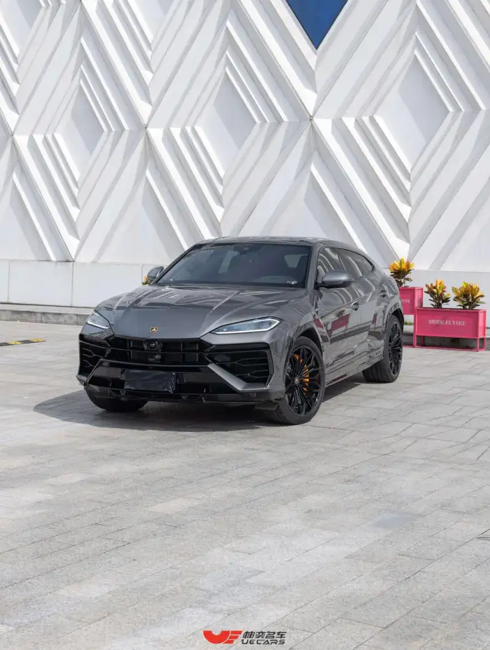 Urus SE 2025 Model 4.0T Standard Model – фото 1