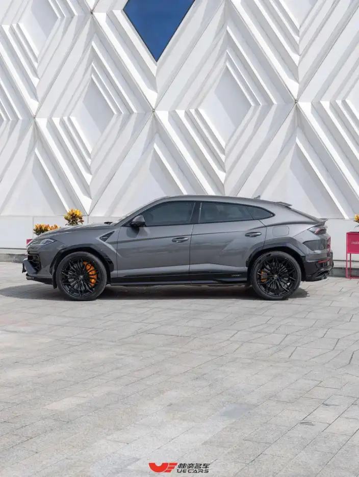 Urus SE 2025 Model 4.0T Standard Model – фото 4