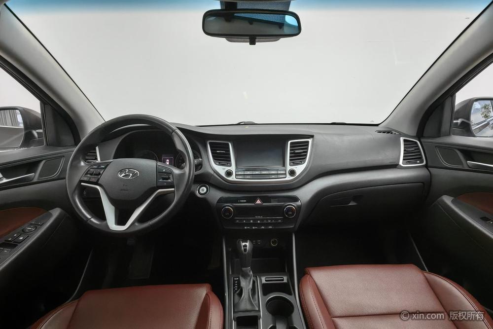 Hyundai Tucson 2015 1.6T DCT 2WD Smart – фото 11