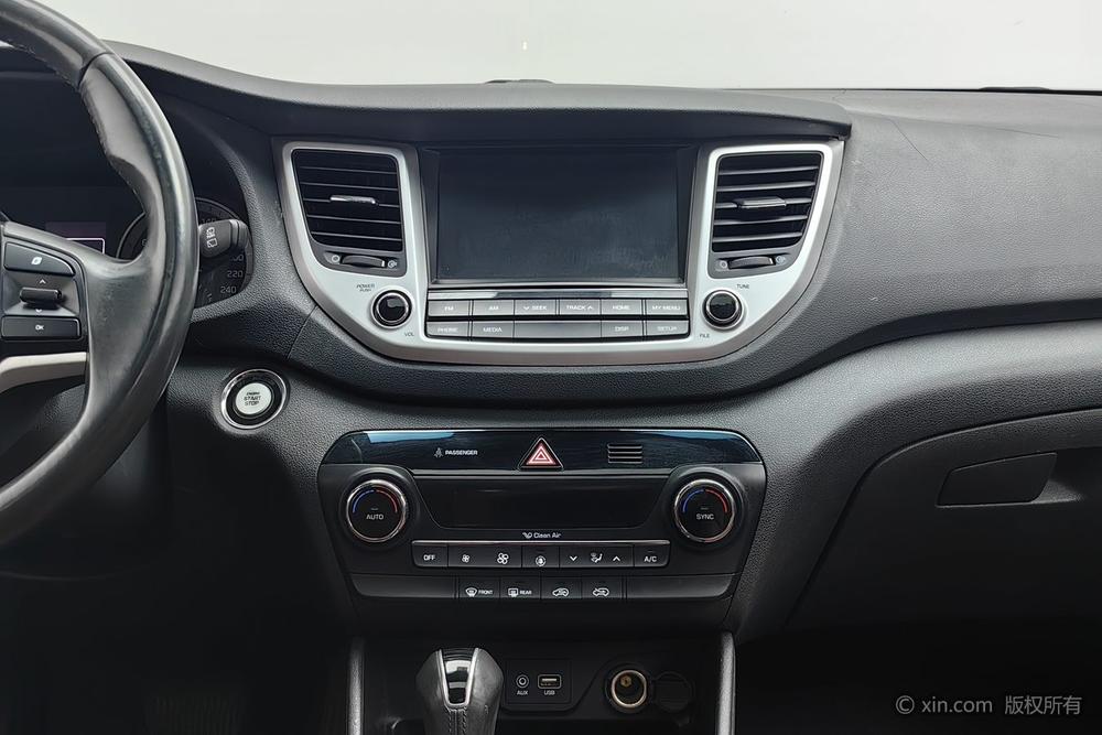 Hyundai Tucson 2015 1.6T DCT 2WD Smart – фото 12