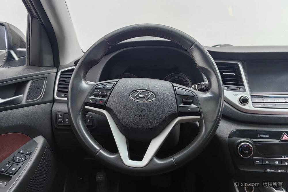 Hyundai Tucson 2015 1.6T DCT 2WD Smart – фото 13