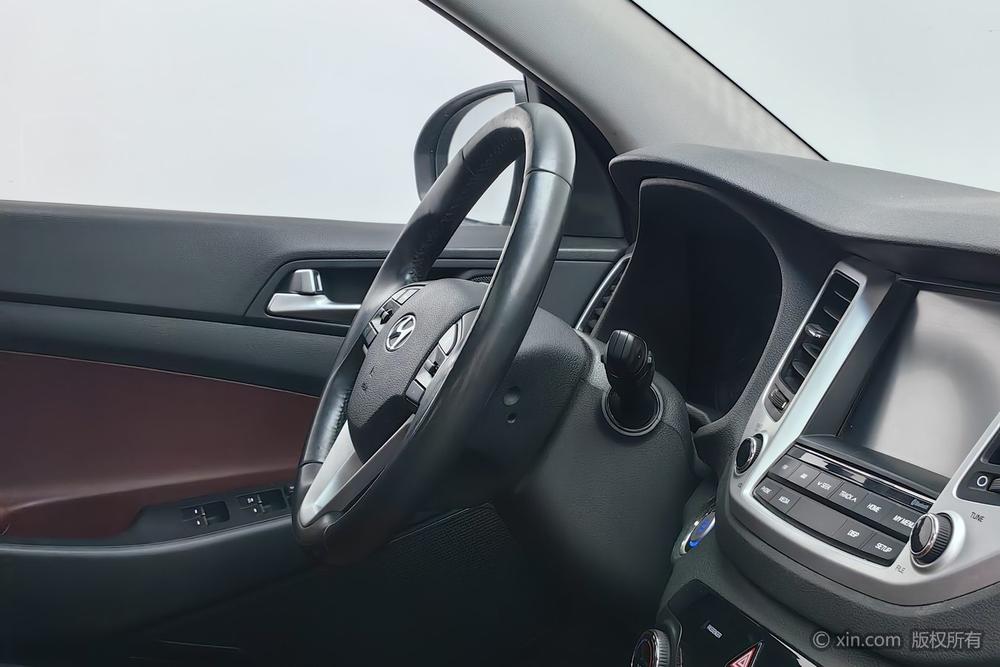 Hyundai Tucson 2015 1.6T DCT 2WD Smart – фото 16
