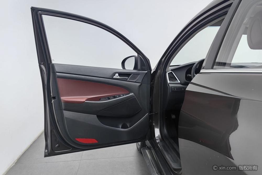 Hyundai Tucson 2015 1.6T DCT 2WD Smart – фото 21