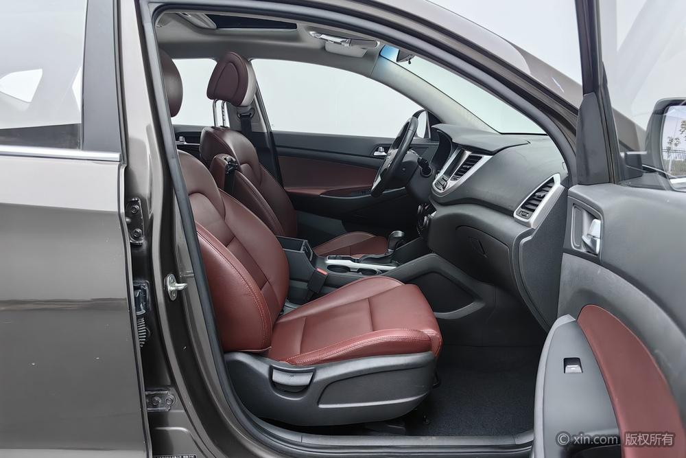 Hyundai Tucson 2015 1.6T DCT 2WD Smart – фото 24