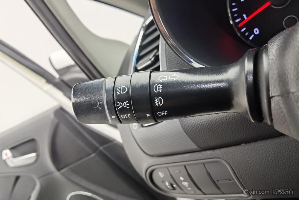 Kia K3 2015 1.6L Manual GL S – фото 16