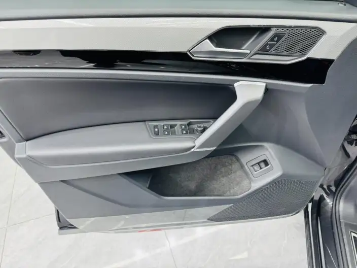 Volkswagen Tayron 2022 Model 280TSI 2WD Luxury Zhilian Edition – фото 8