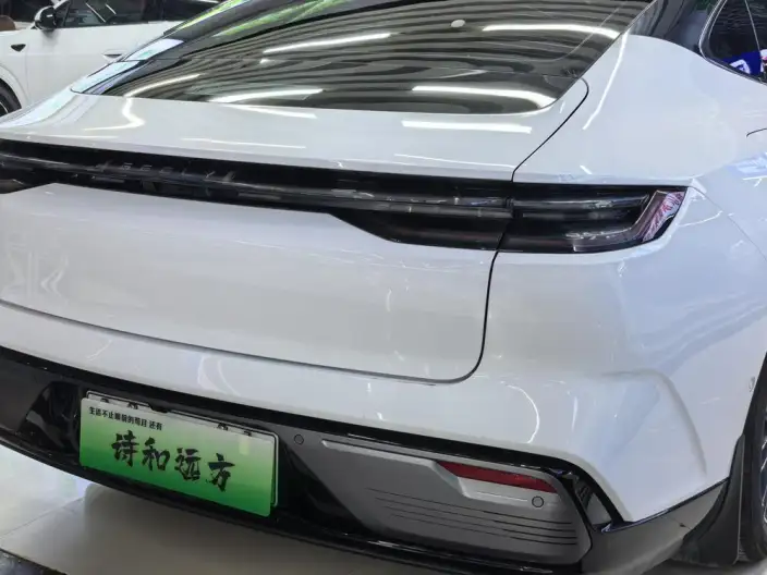 Geely Galaxy E8 PHEV 2025 Model 130km EM-i Exclusive Edition – фото 9