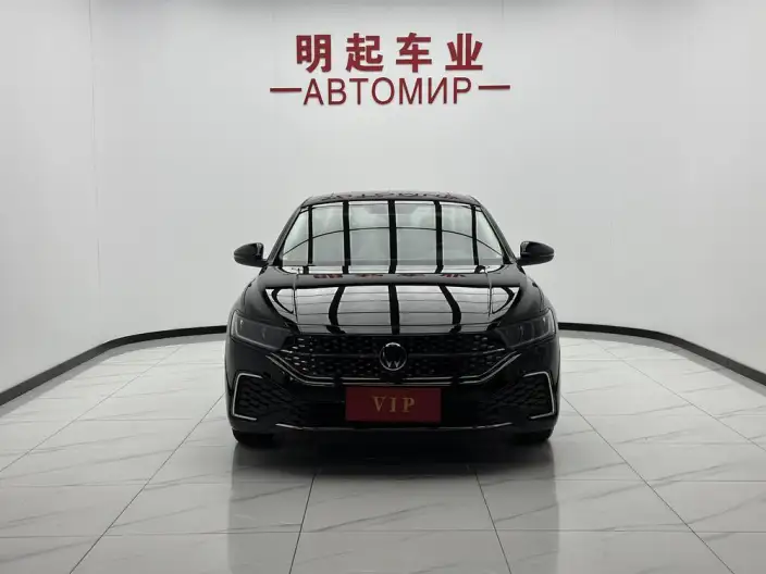 Volkswagen Passat 2023 Model 280TSI Business Edition – фото 2