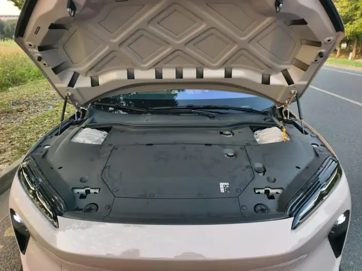 NIO ET5 2024 Model 75kWh – фото 8