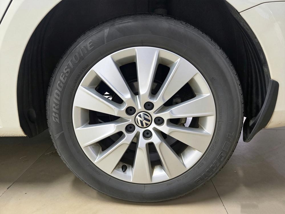 Volkswagen Lavida 2013 Classic Facelift 1.6L Automatic Comfort – фото 9