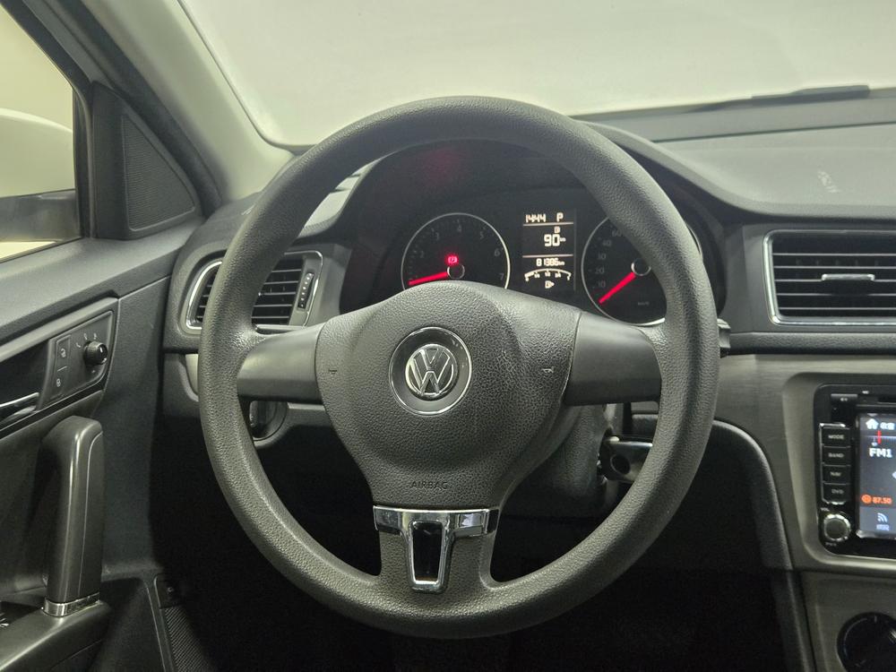 Volkswagen Lavida 2013 Classic Facelift 1.6L Automatic Comfort – фото 16