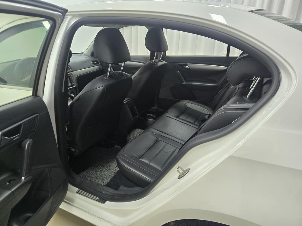 Volkswagen Lavida 2013 Classic Facelift 1.6L Automatic Comfort – фото 18