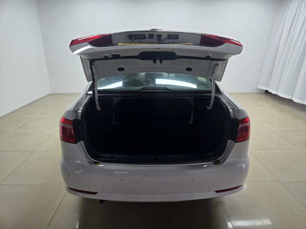 Volkswagen Lavida 2013 Classic Facelift 1.6L Automatic Comfort – фото 20