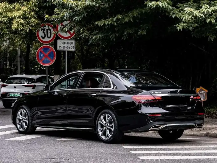 Mercedes-Benz E-Class 2022 Model Facelift E 300 L Fashion Model Sports sedan – фото 3