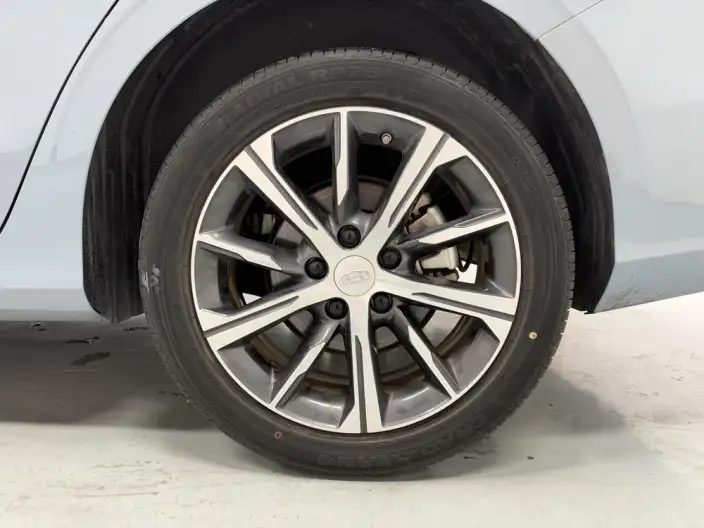 Geely Emgrand 2023 Model No. 4 Gen Champion Edition 1.5L CVT Noble Model – фото 9