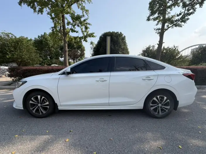 Changan Eado 2023 Model PLUS Changxiang Edition Blue whale NE 1.4T GDI DCT Noble Model – фото 3