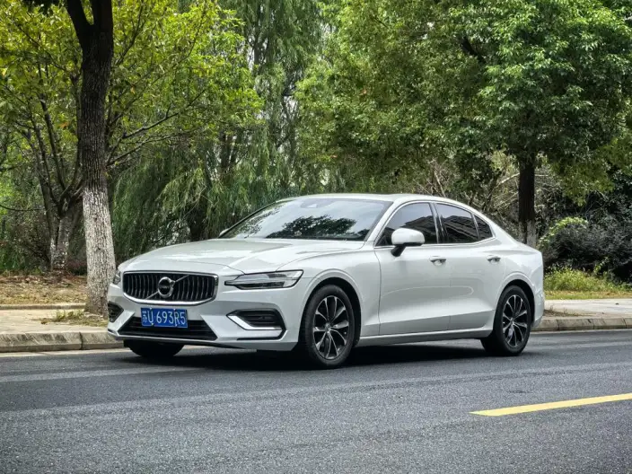 Volvo S60 2022 Model B4 Smart Range Sports Edition