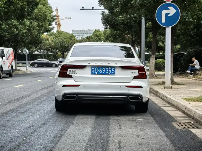 Volvo S60 2022 Model B4 Smart Range Sports Edition – фото 5