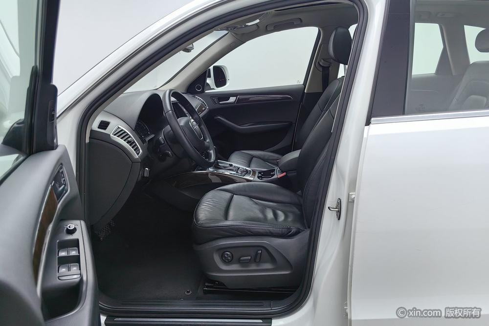 Audi Q5 2012 2.0 TFSI Comfort – фото 17