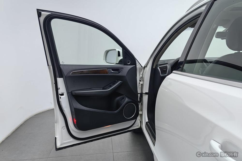 Audi Q5 2012 2.0 TFSI Comfort – фото 21