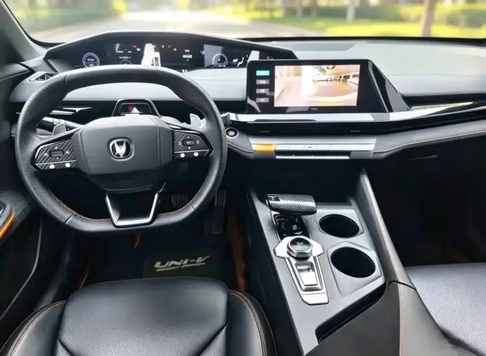 Changan UNI-V 2022 Model 1.5T Sports Edition – фото 8