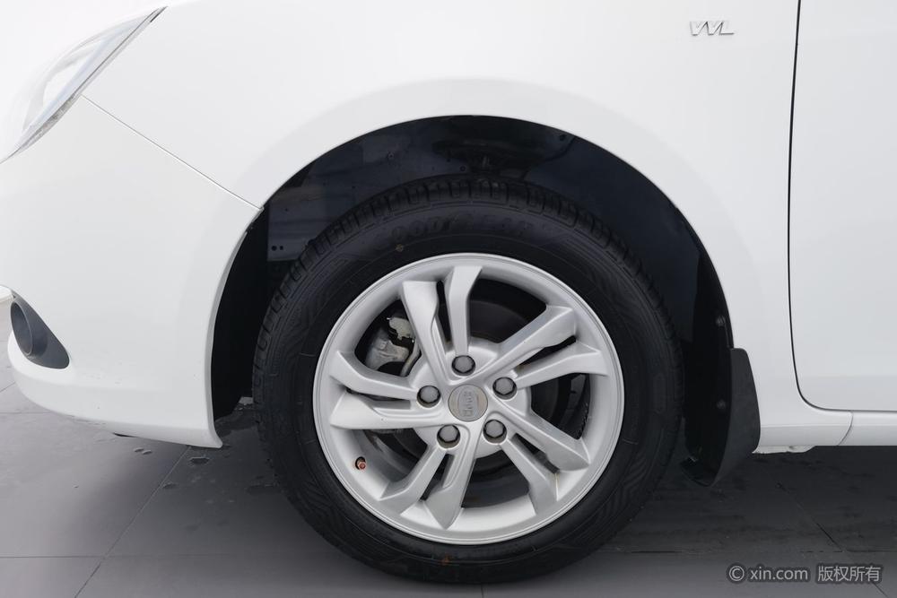 Surui 2014 1.5L Manual Luxury – фото 9