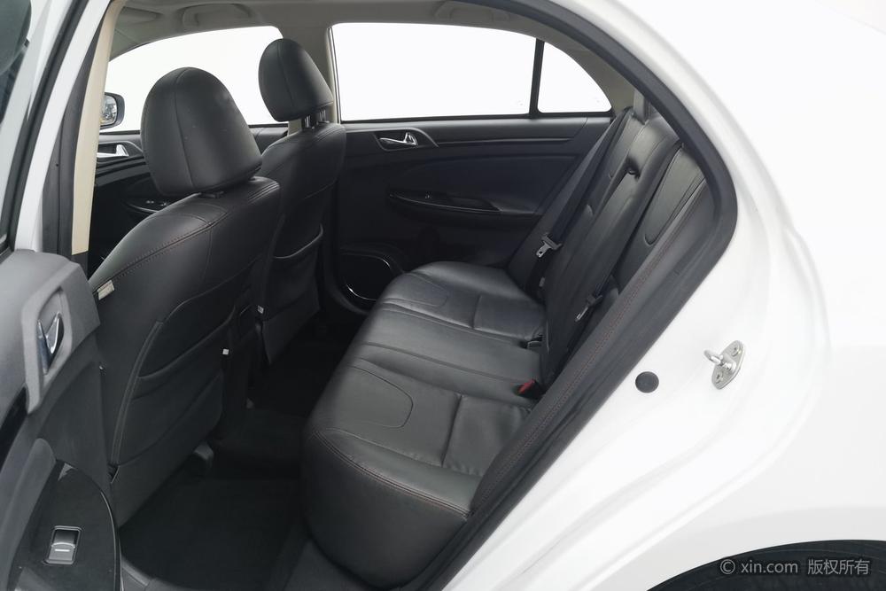 Surui 2014 1.5L Manual Luxury – фото 20