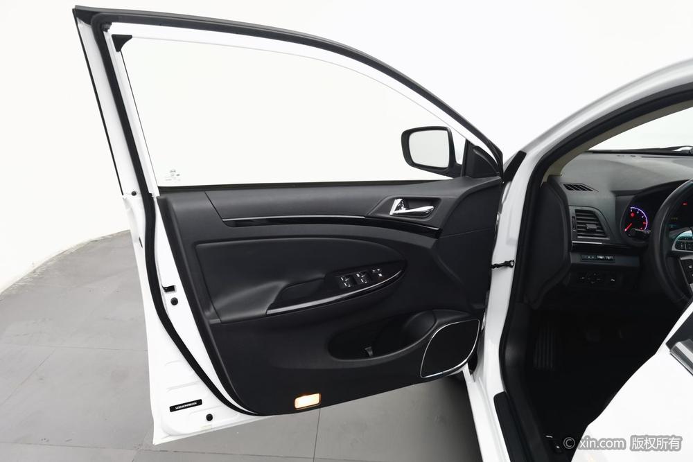 Surui 2014 1.5L Manual Luxury – фото 22