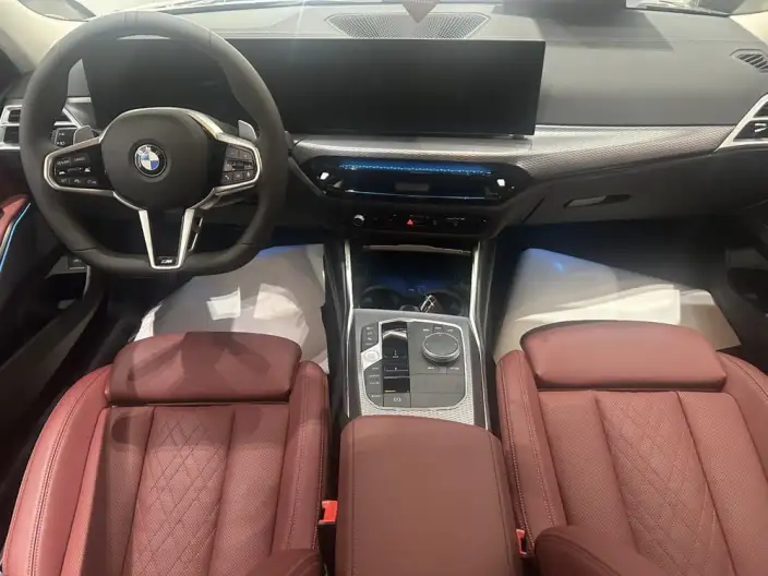 BMW 3 Series 2025 Model 330Li M Sports Night Set – фото 10