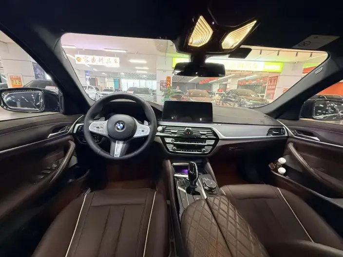 BMW 5 Series 2023 Model 530Li Leading Model M Sports Set – фото 8