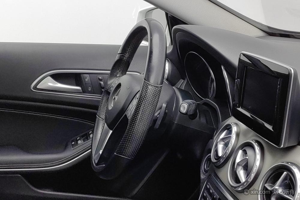 Mercedes-Benz GLA 2015 GLA 200 Dynamic – фото 11