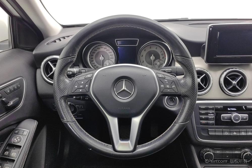 Mercedes-Benz GLA 2015 GLA 200 Dynamic – фото 14