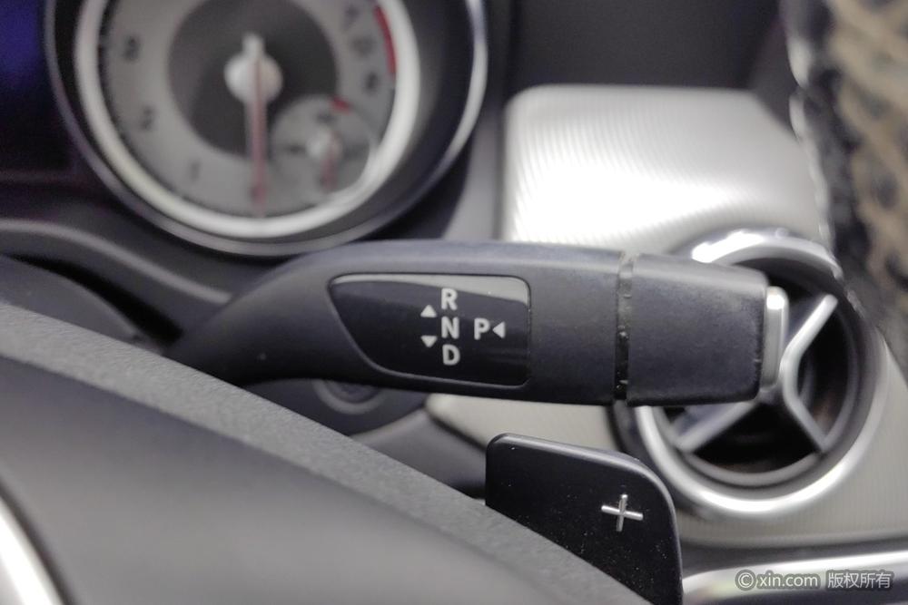 Mercedes-Benz GLA 2015 GLA 200 Dynamic – фото 15