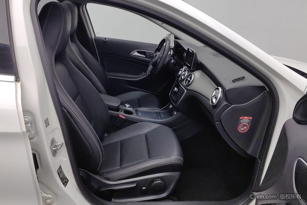 Mercedes-Benz GLA 2015 GLA 200 Dynamic – фото 19