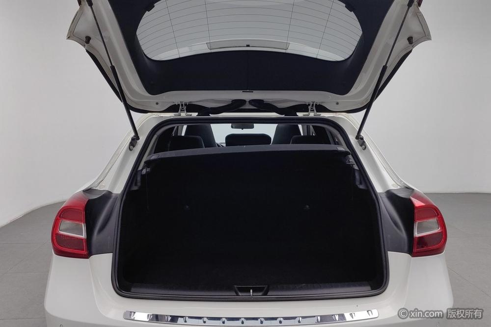 Mercedes-Benz GLA 2015 GLA 200 Dynamic – фото 24